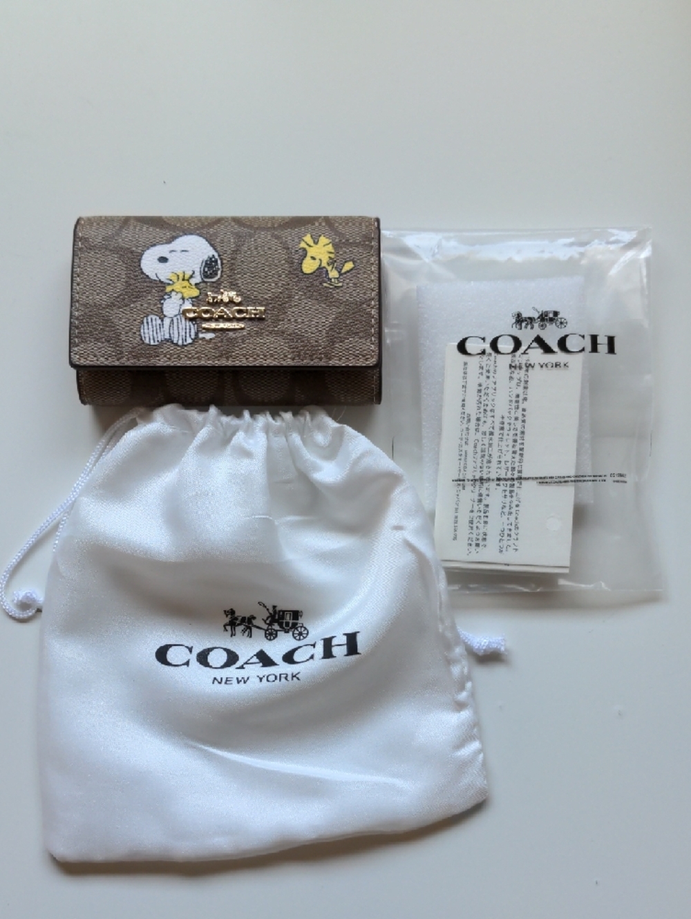 Coach X Peanuts 5 Key Case Wallet In Signature Canvas Snoopy Woodstock Print - Picture 7 of 10